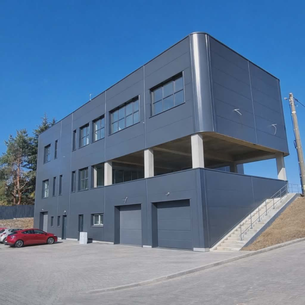 Nowoczesny budynek biurowo - usługowy